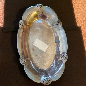 Wm. Rogers 419 Silver Plated Scalloped Bread Tray